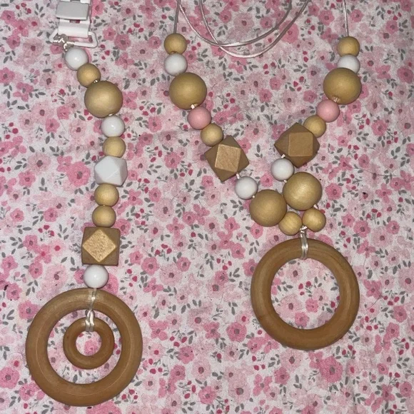 Natural wood baby teether set clip on teether and mommy chew necklace - Picture 2 of 2